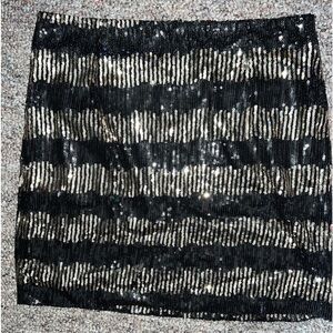 Emelee Gold + Black Sequin lined mini skirt small​